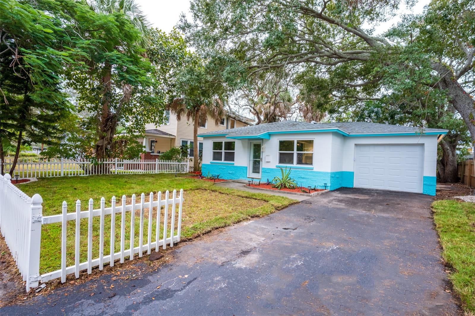 ROUSLYNN - Residential