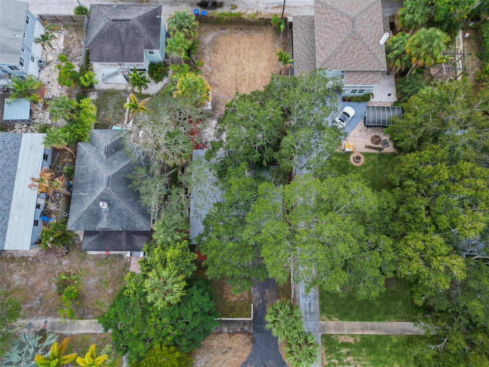 ROUSLYNN - Residential