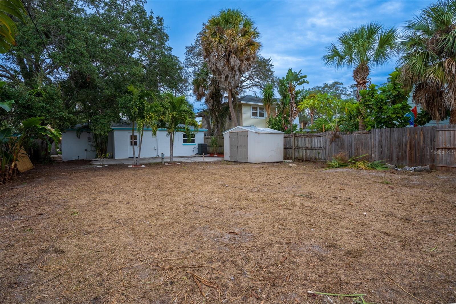 ROUSLYNN - Residential