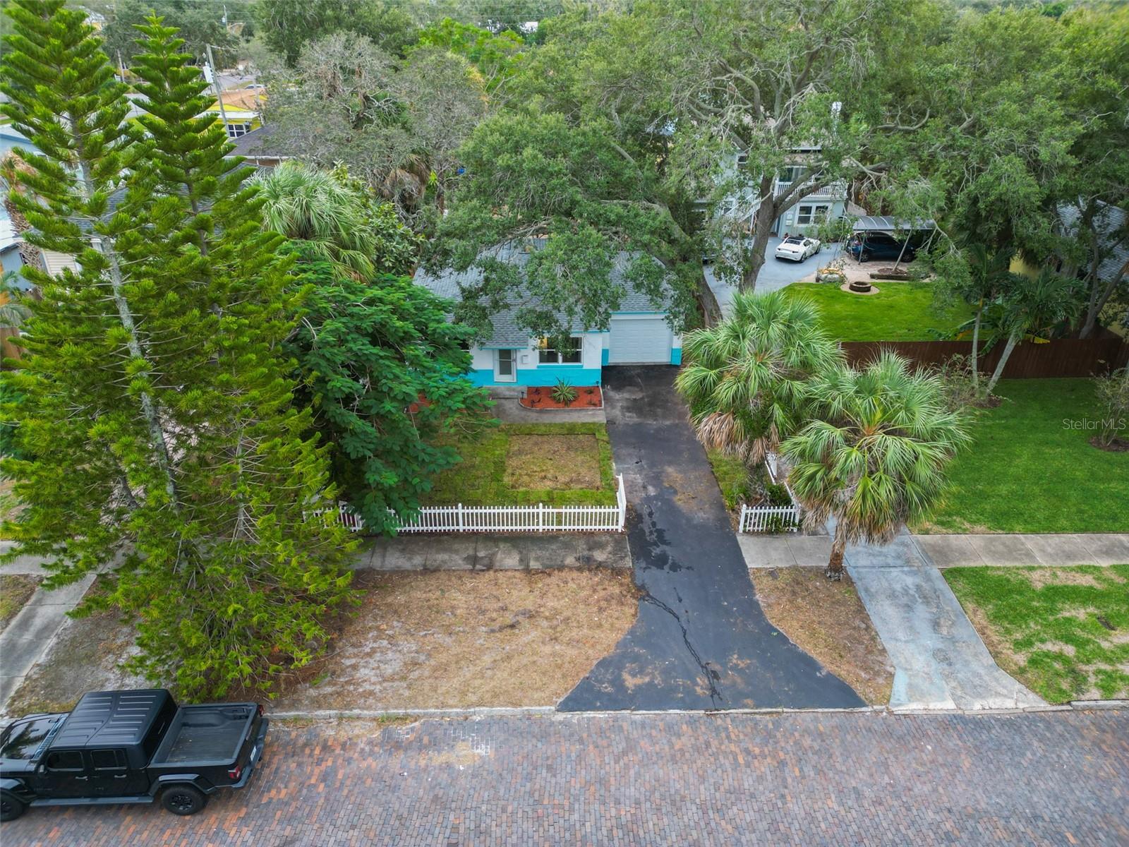 ROUSLYNN - Residential