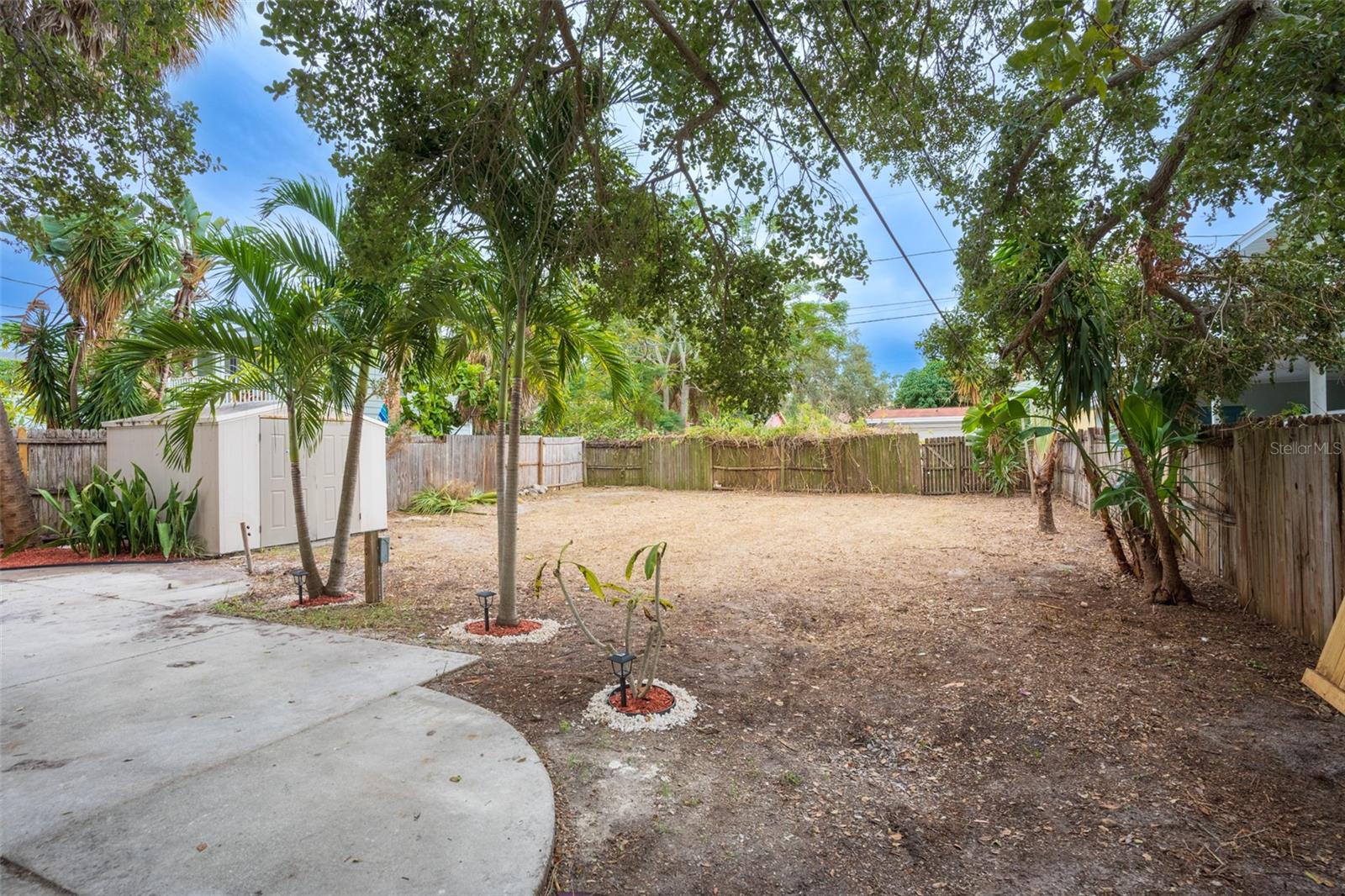 ROUSLYNN - Residential