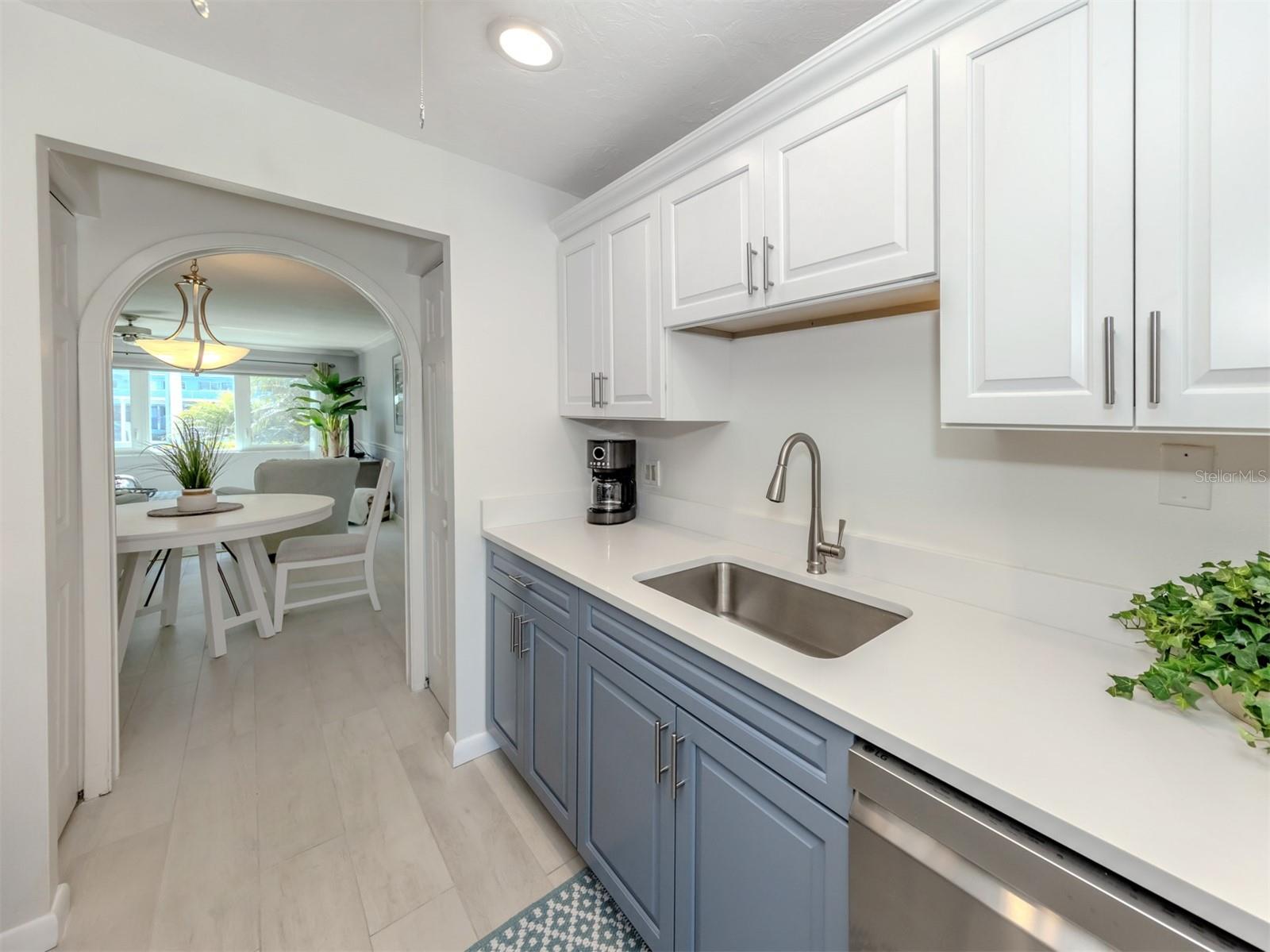 GULF TWIN TOWERS - Residential