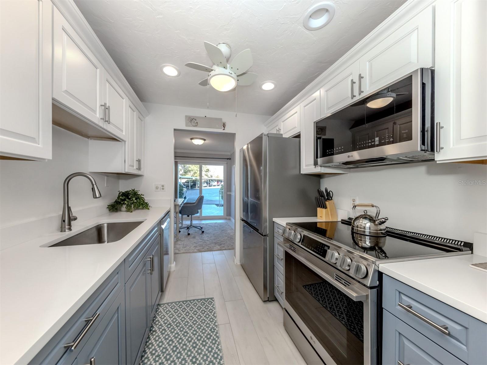 500 THE ESPLANADE N 102