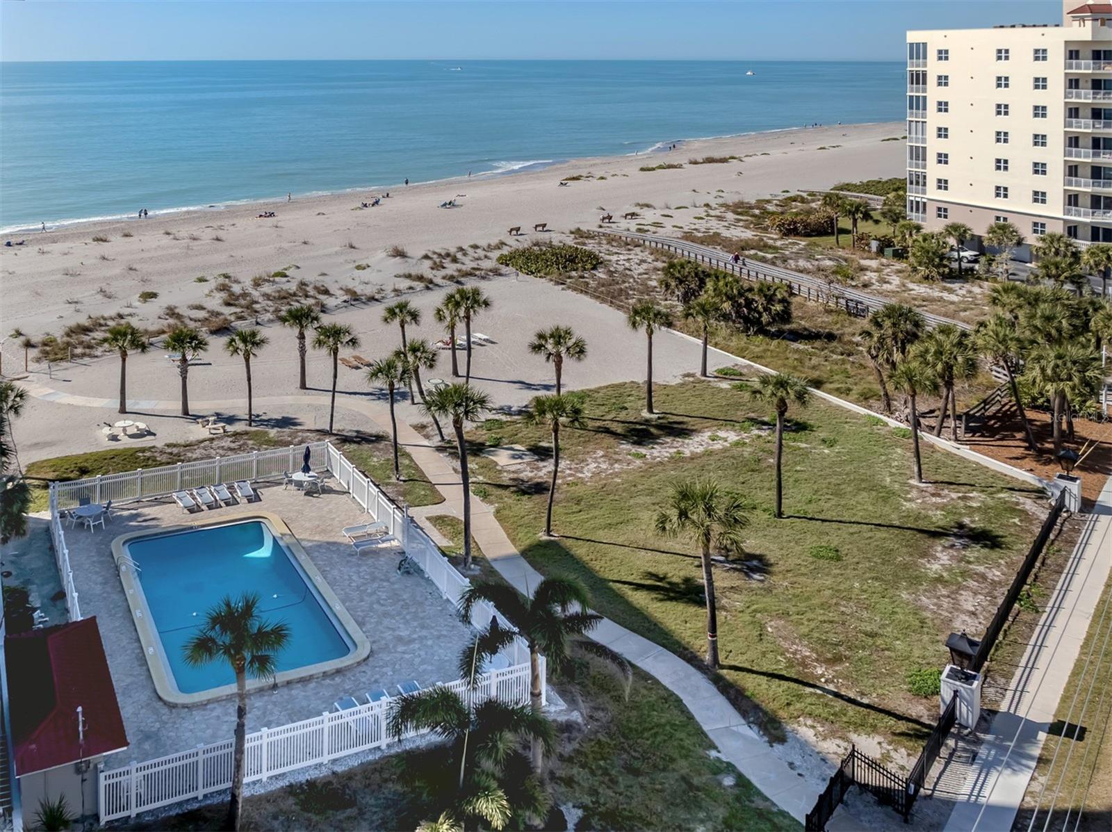 GULF TWIN TOWERS - Residential