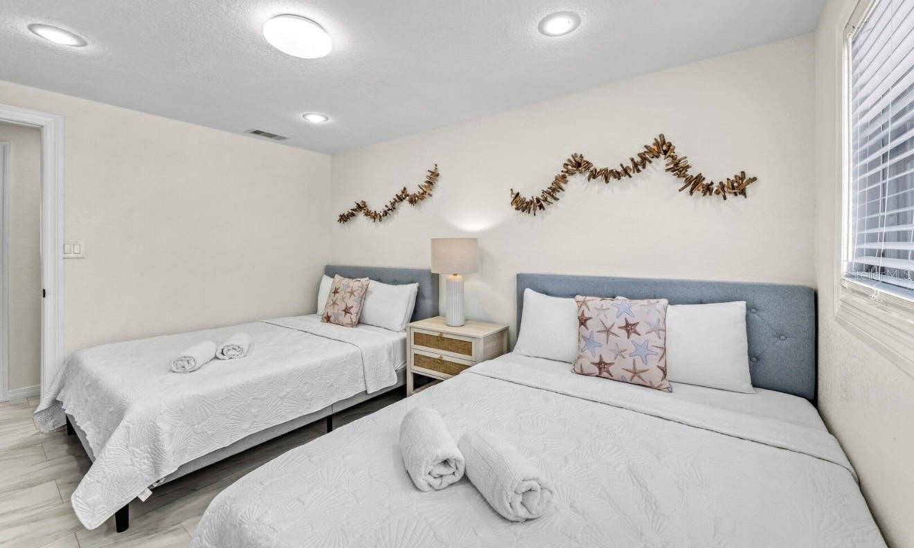 LONGBOAT KEY - Residential Income