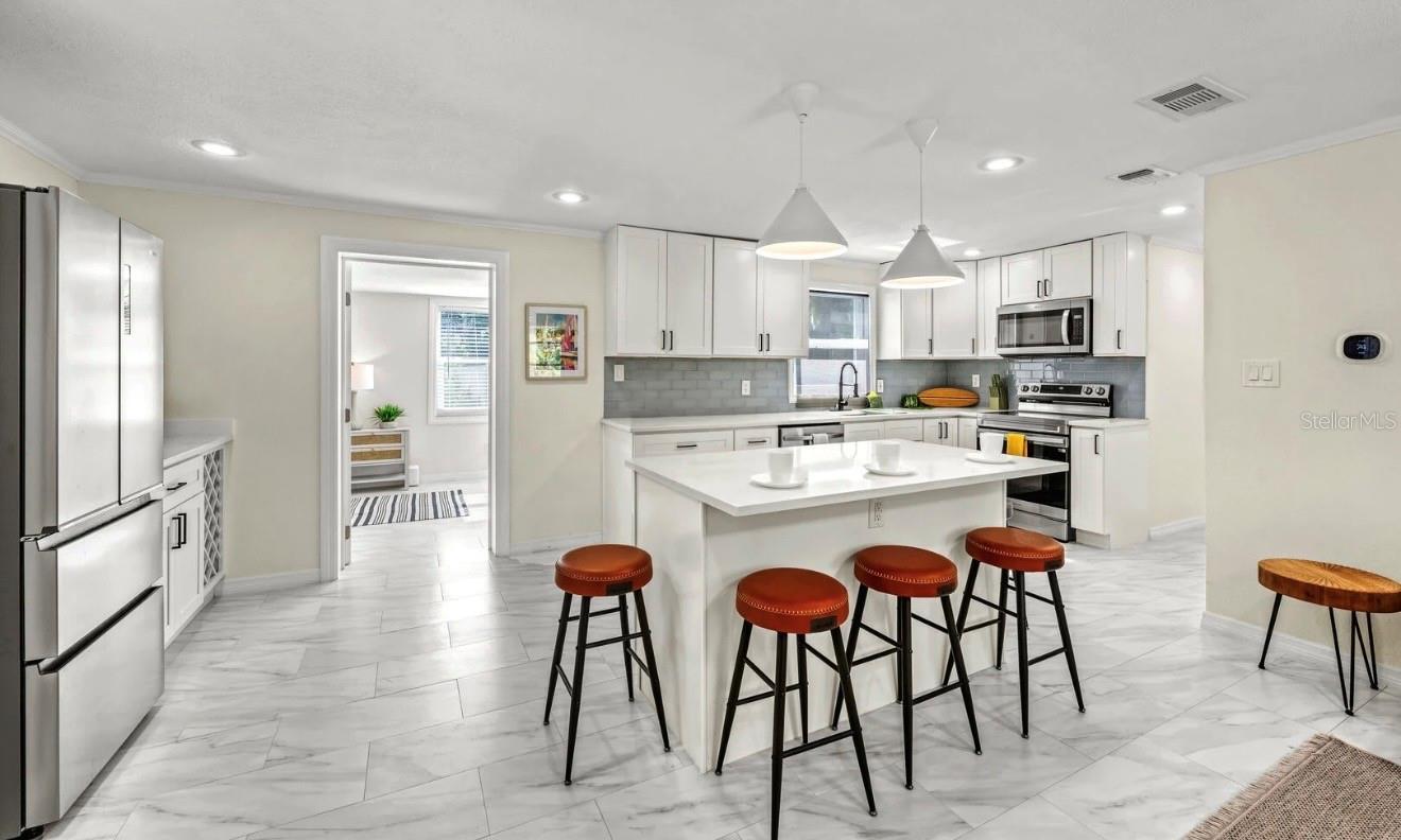 LONGBOAT KEY - Residential Income