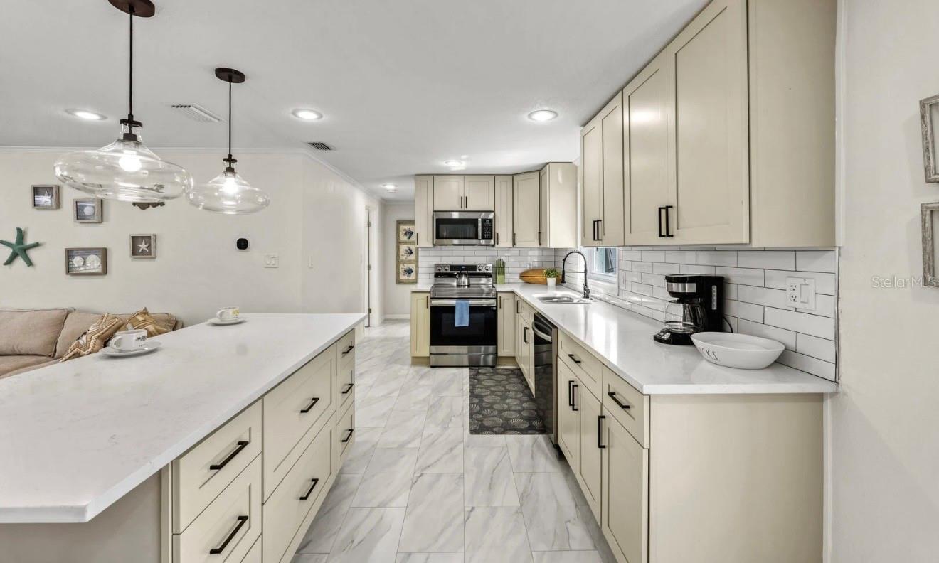 LONGBOAT KEY - Residential Income