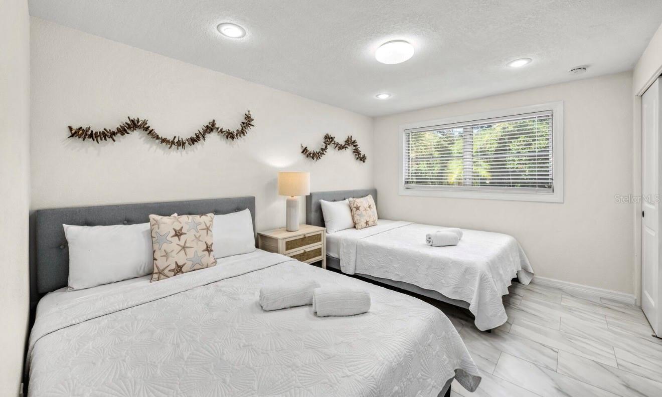 LONGBOAT KEY - Residential Income