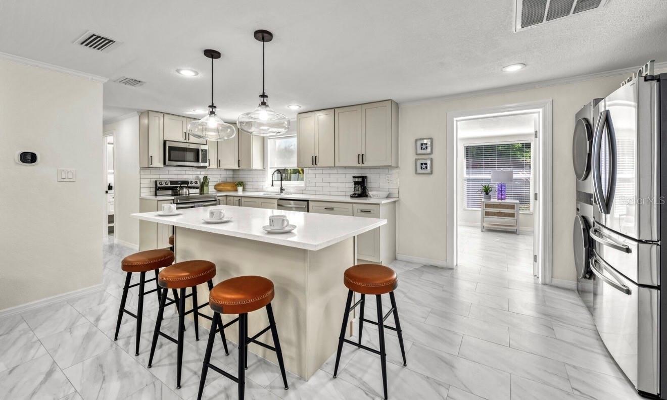 LONGBOAT KEY - Residential Income