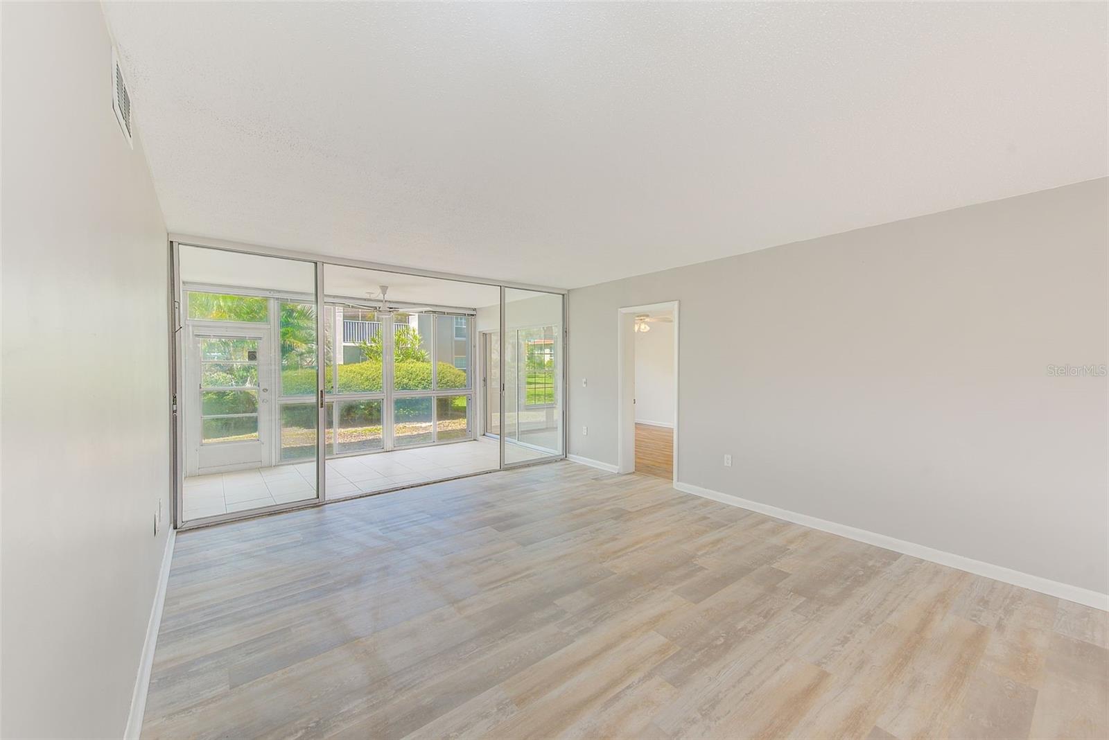 IMPERIAL POINT CONDO - Residential