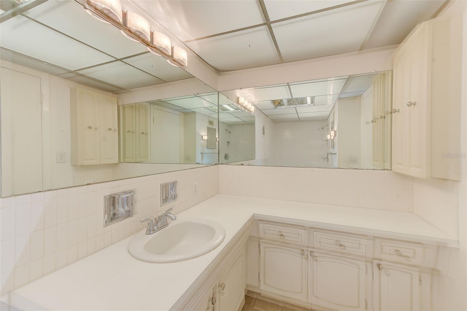 IMPERIAL POINT CONDO - Residential