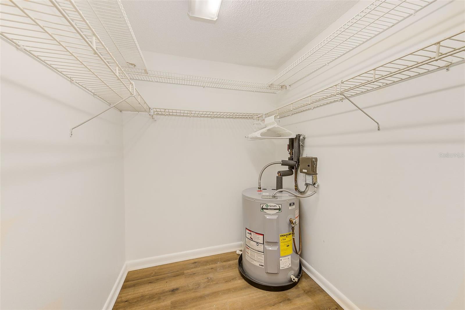 IMPERIAL POINT CONDO - Residential