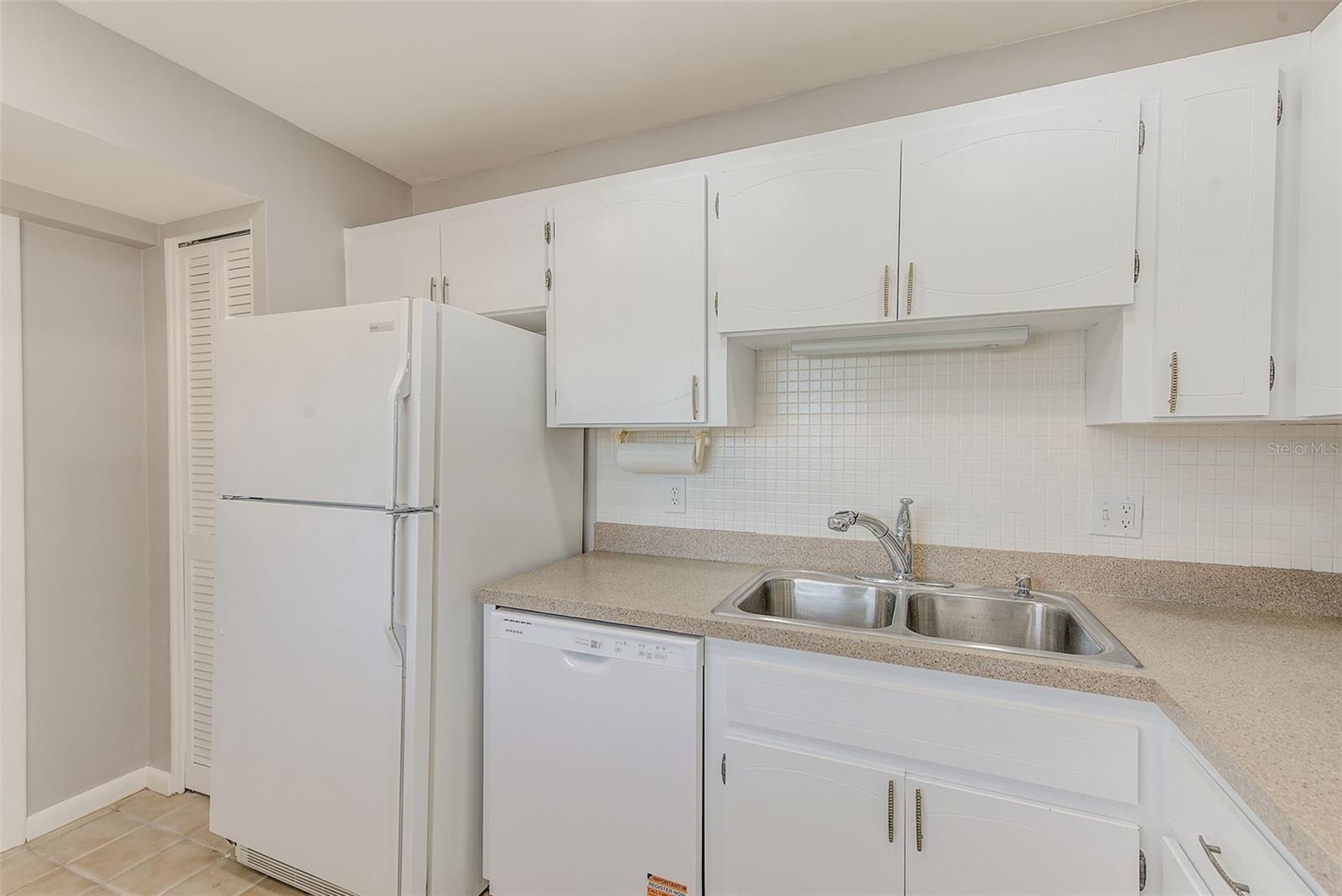 IMPERIAL POINT CONDO - Residential