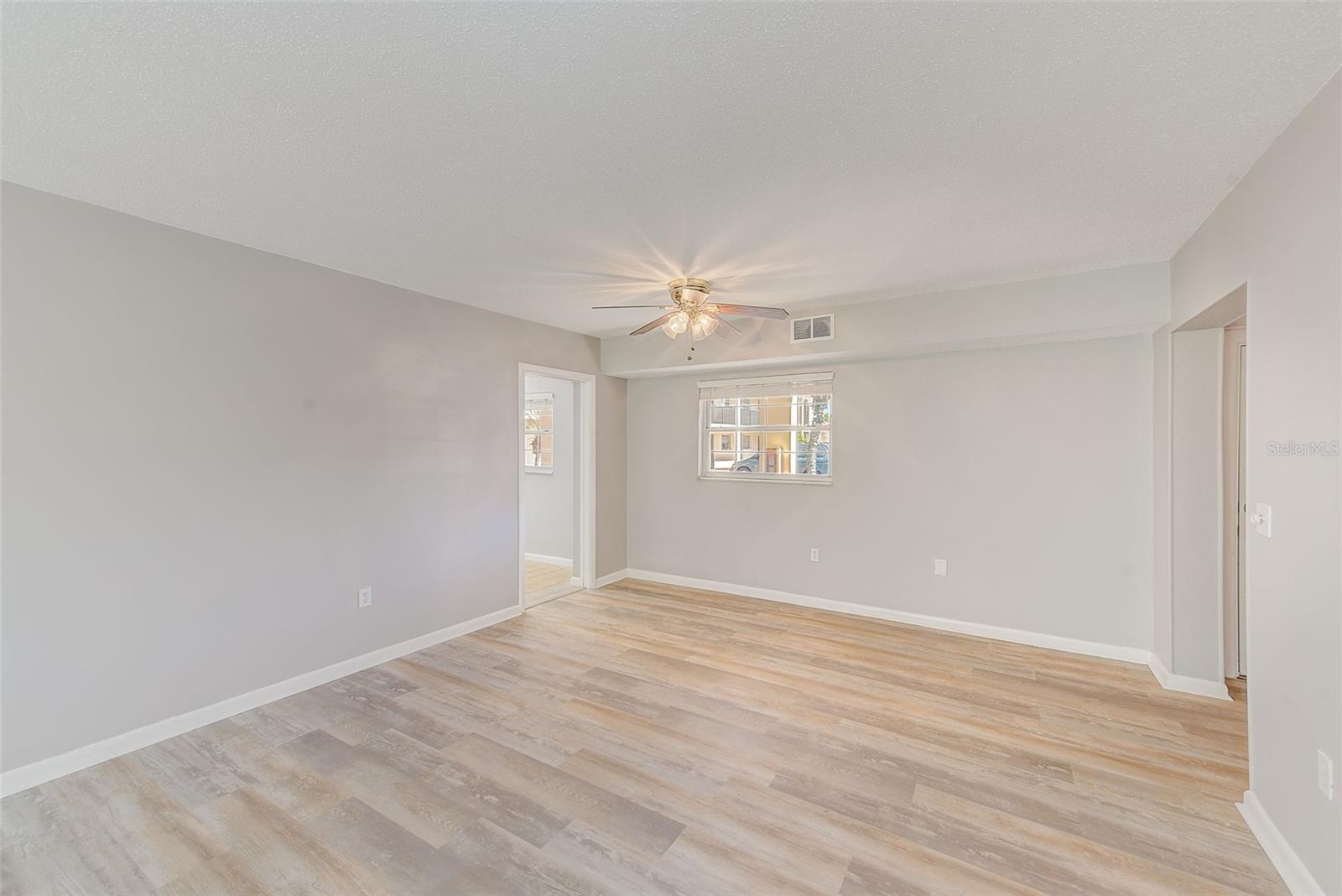 IMPERIAL POINT CONDO - Residential