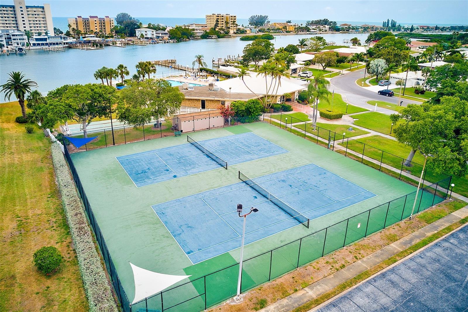 IMPERIAL POINT CONDO - Residential