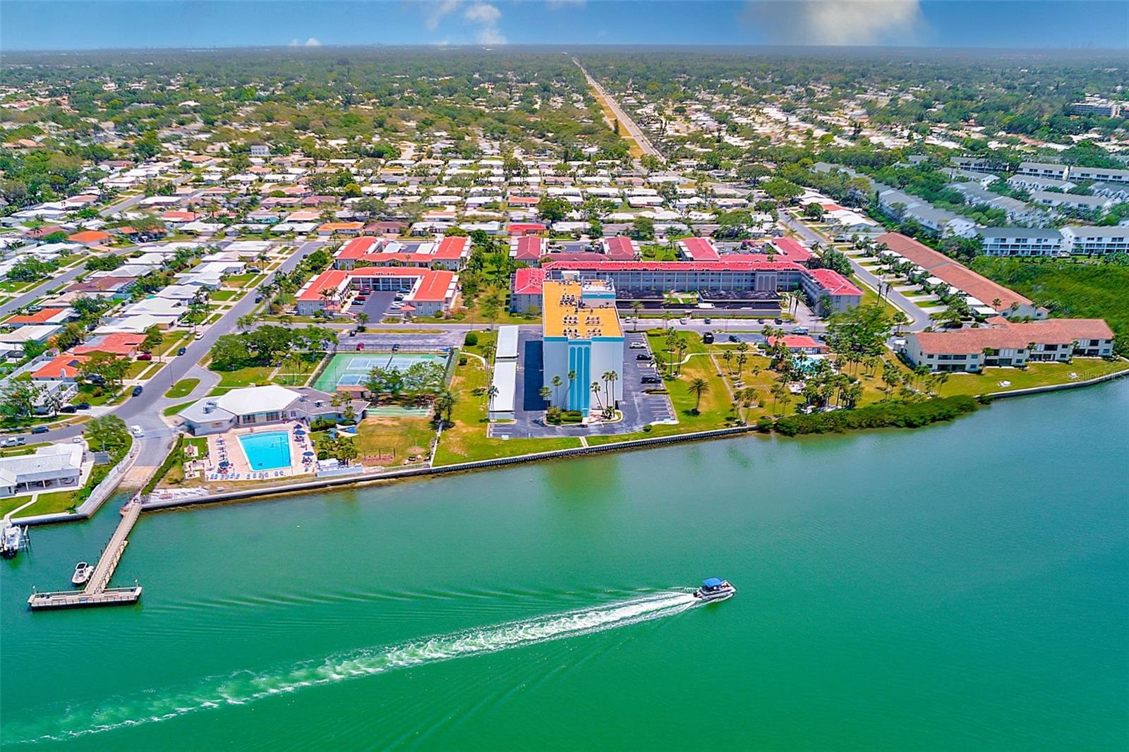 IMPERIAL POINT CONDO - Residential