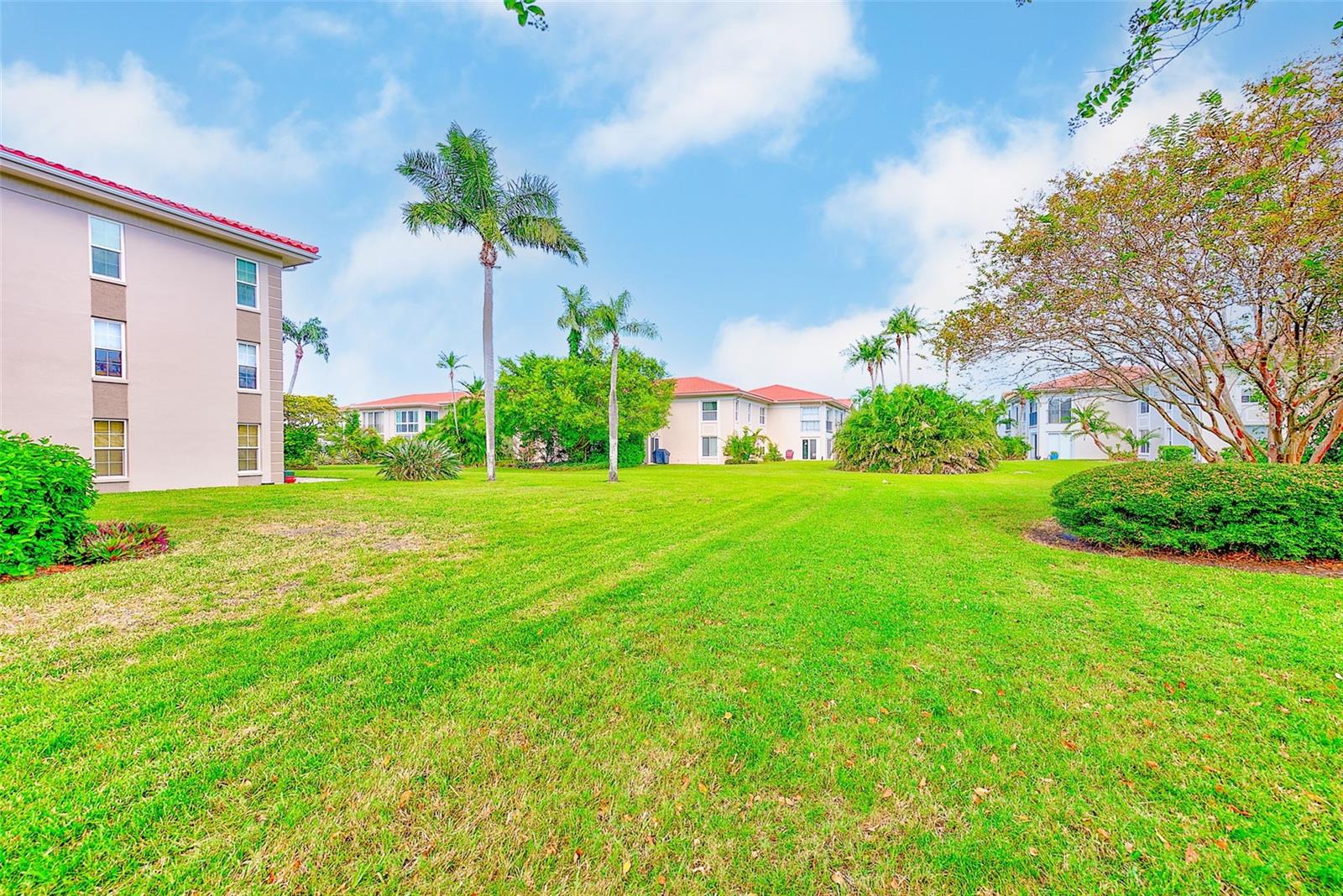 IMPERIAL POINT CONDO - Residential