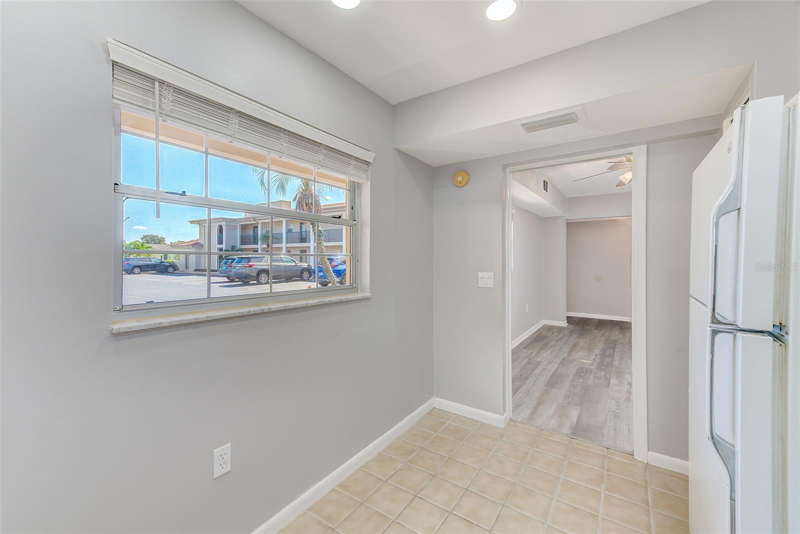 IMPERIAL POINT CONDO - Residential