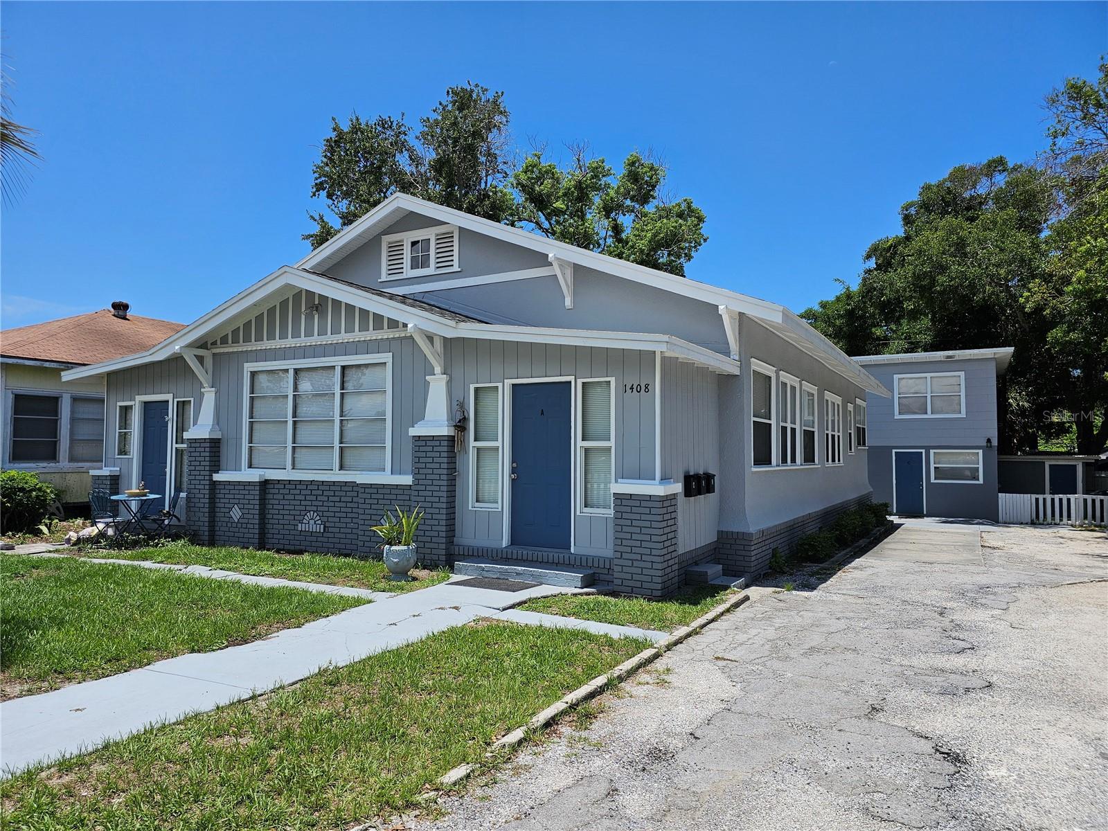 1/2 of Duplex - spacious 2/1 with breakfast nook in the kitchen Updated and renovated from top to bottom 1 year ago with new paint, stainless steal appliances and new ceiling fans with light in every room. Vertical blinds throughout as well. New bath sink and kitchen renovated with all new faucets. Tile flooring throughout. Quiet - back unit away from street with large backyard to be shared with unit C tenant if so wanted. The unit has 2 entrances with an extra patio. Separate laundry room on site with brand new dryer - coin units. NO pets allowed. Long term tenant in unit A and C. Two parking spaces per unit 5 min to downtown 15 min to the beaches. Rent is 1650 + utilities.
Laundry room on site.