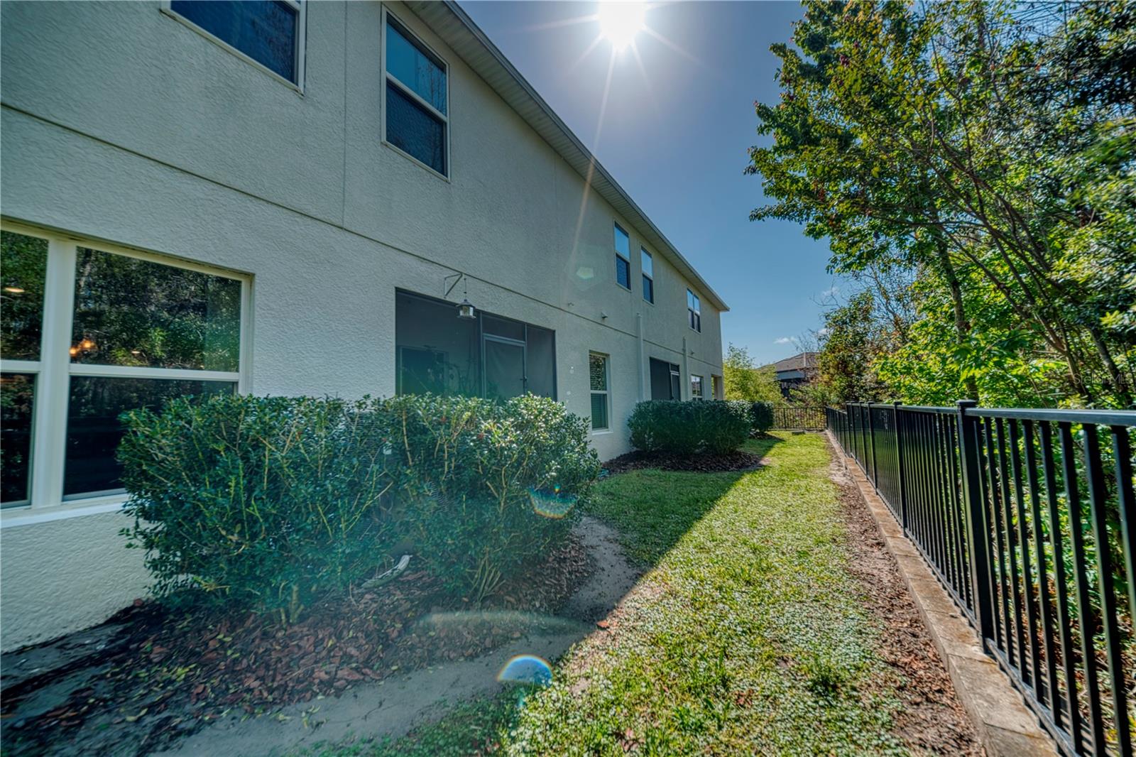 BELLA PARC TWNHMS - Residential