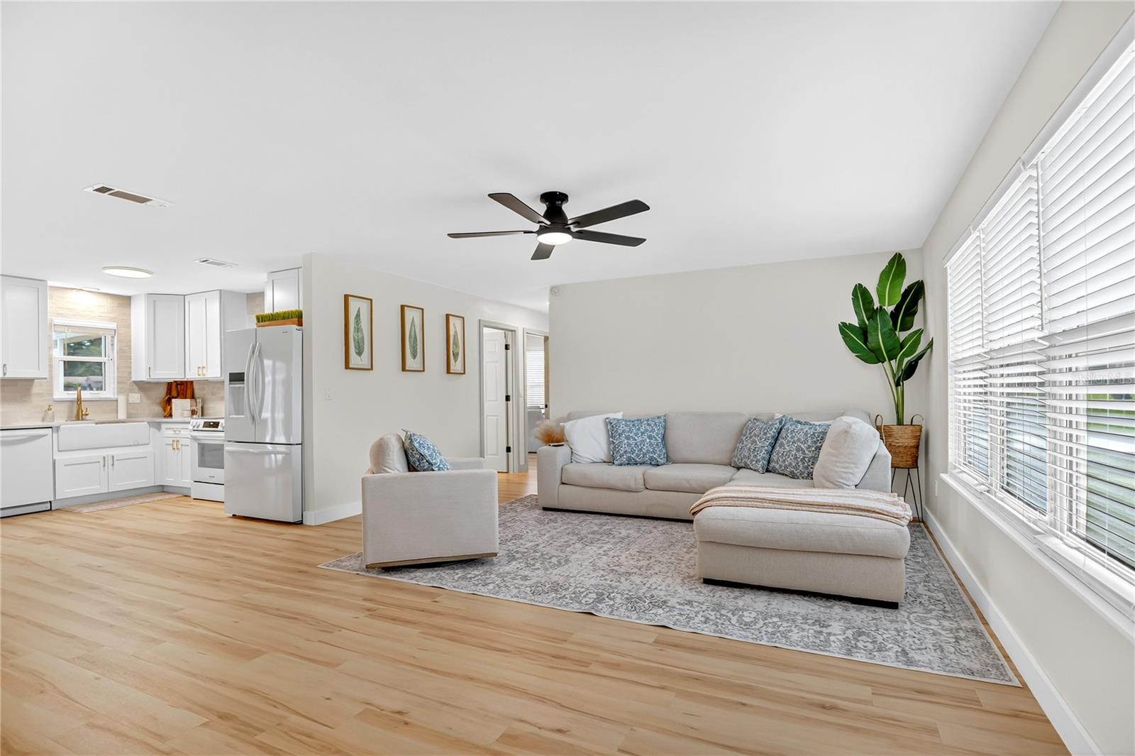 Casas a venda 3 - Jen Dantas 3199 URMEY AVENUE