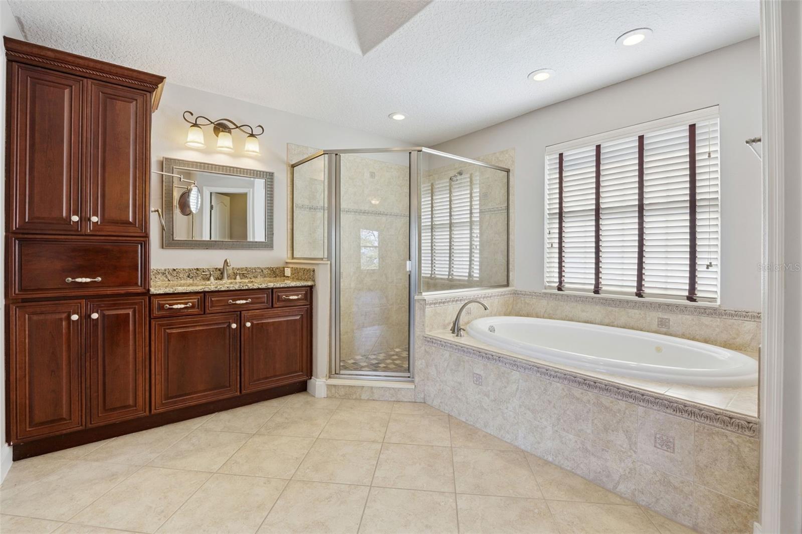 LAKEVIEW RESERVE 46/149 - Residential