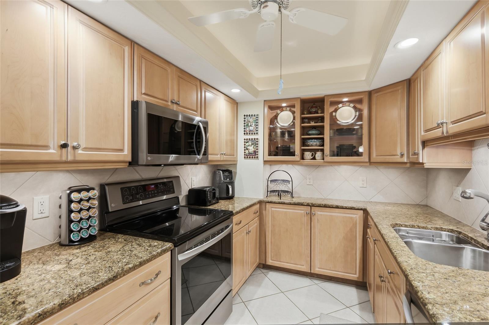 KEY TOWER SOUTH - Residential Lease