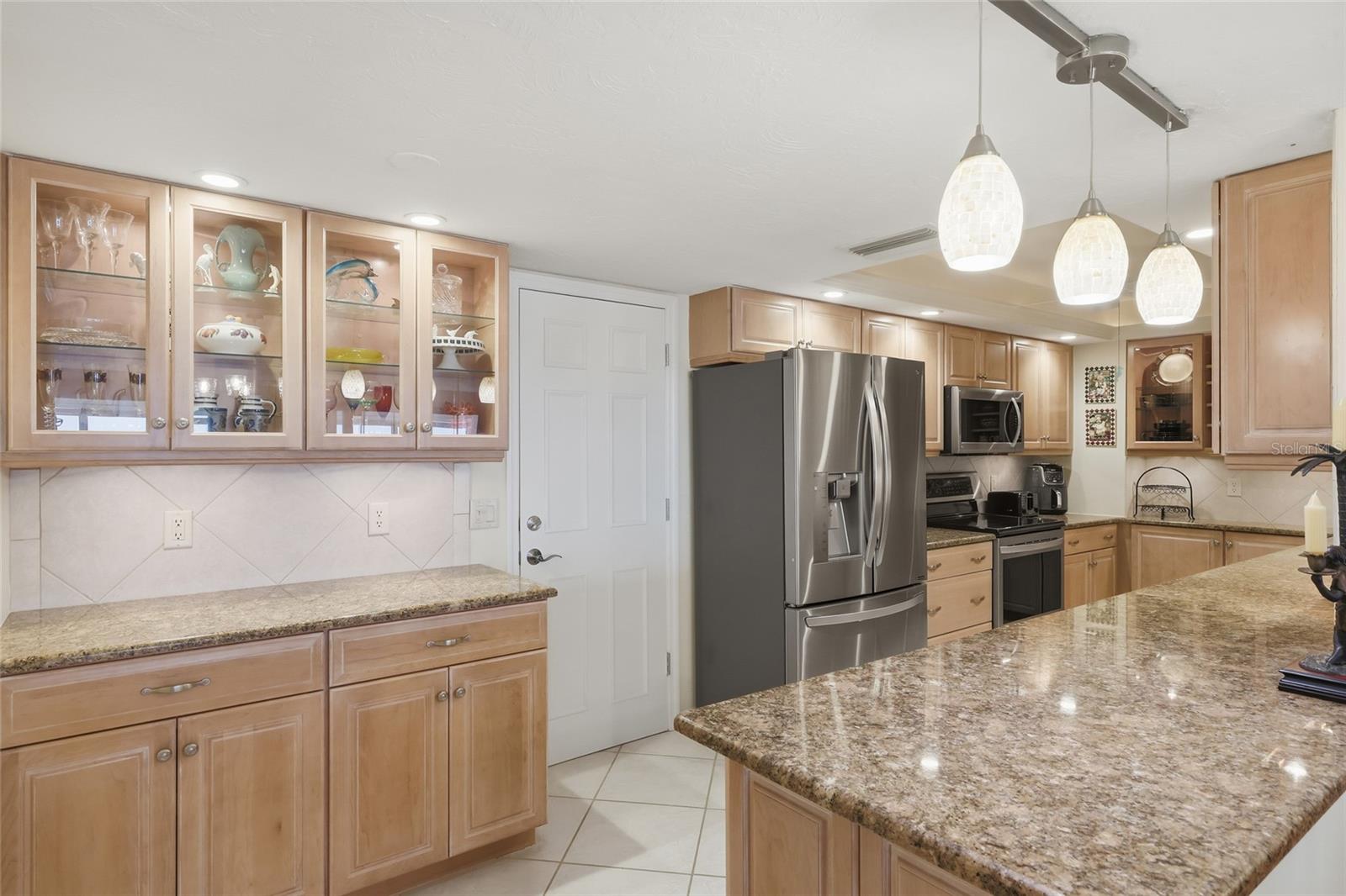 KEY TOWER SOUTH - Residential Lease