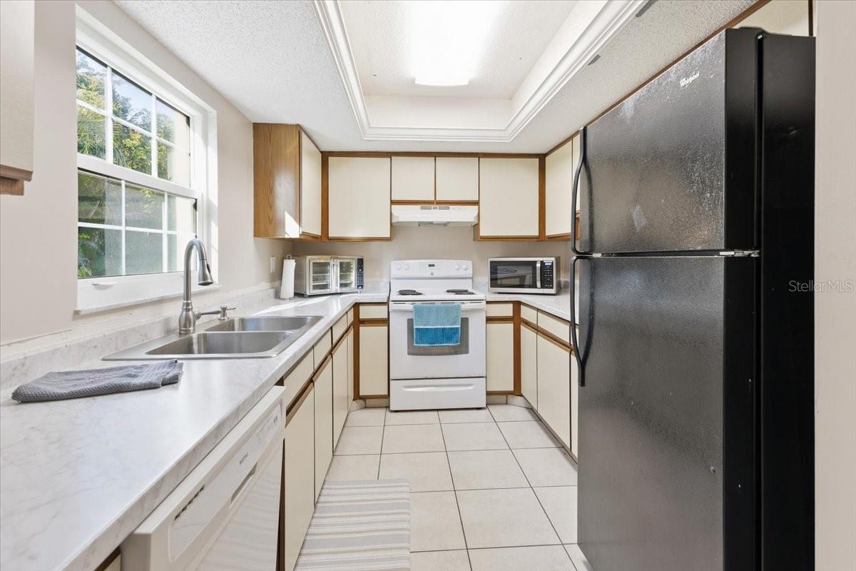 PALM MANOR PH 03 - Residential Lease