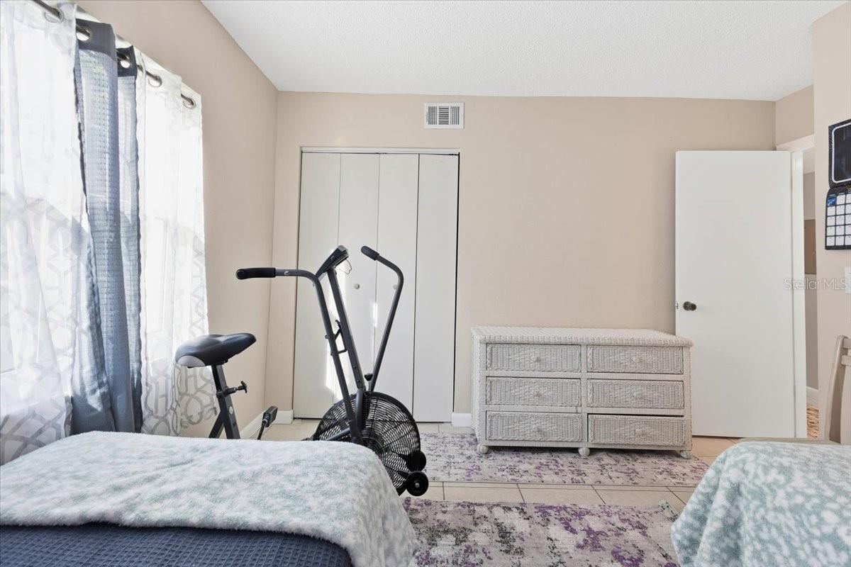 PALM MANOR PH 03 - Residential Lease