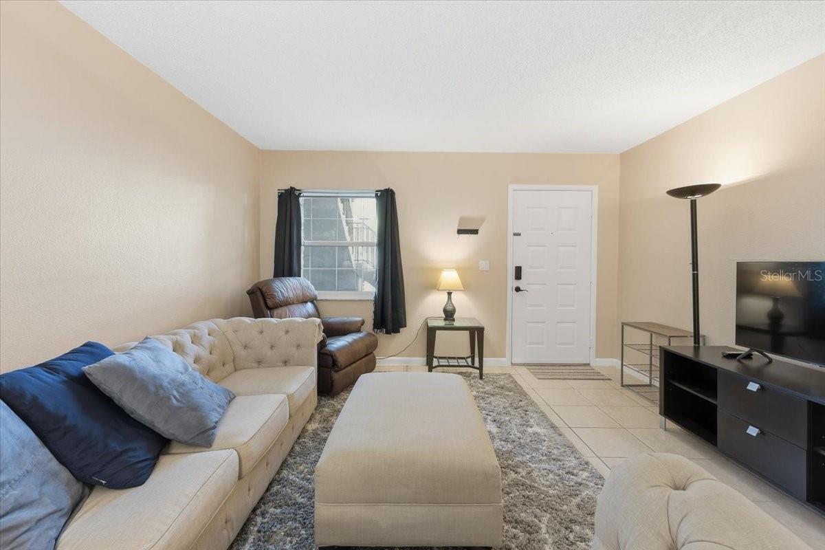 PALM MANOR PH 03 - Residential Lease