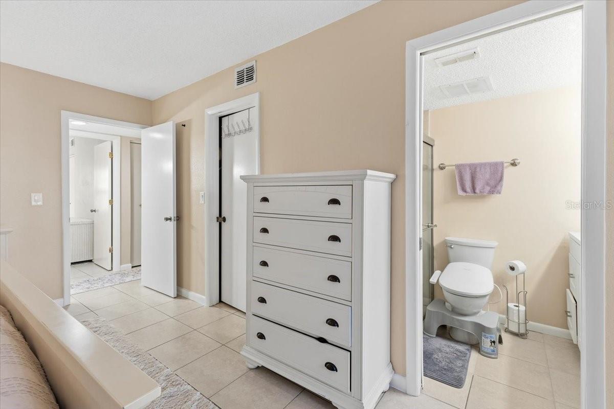 PALM MANOR PH 03 - Residential Lease