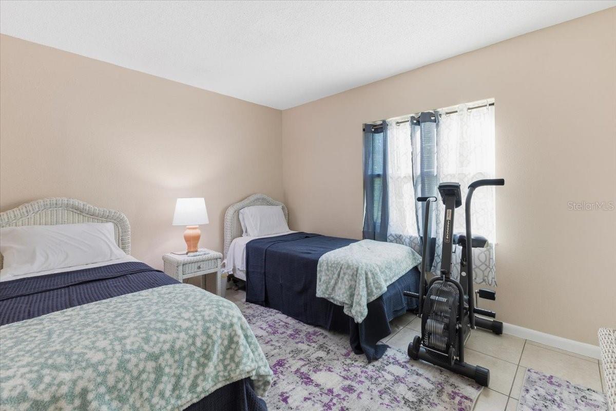 PALM MANOR PH 03 - Residential Lease