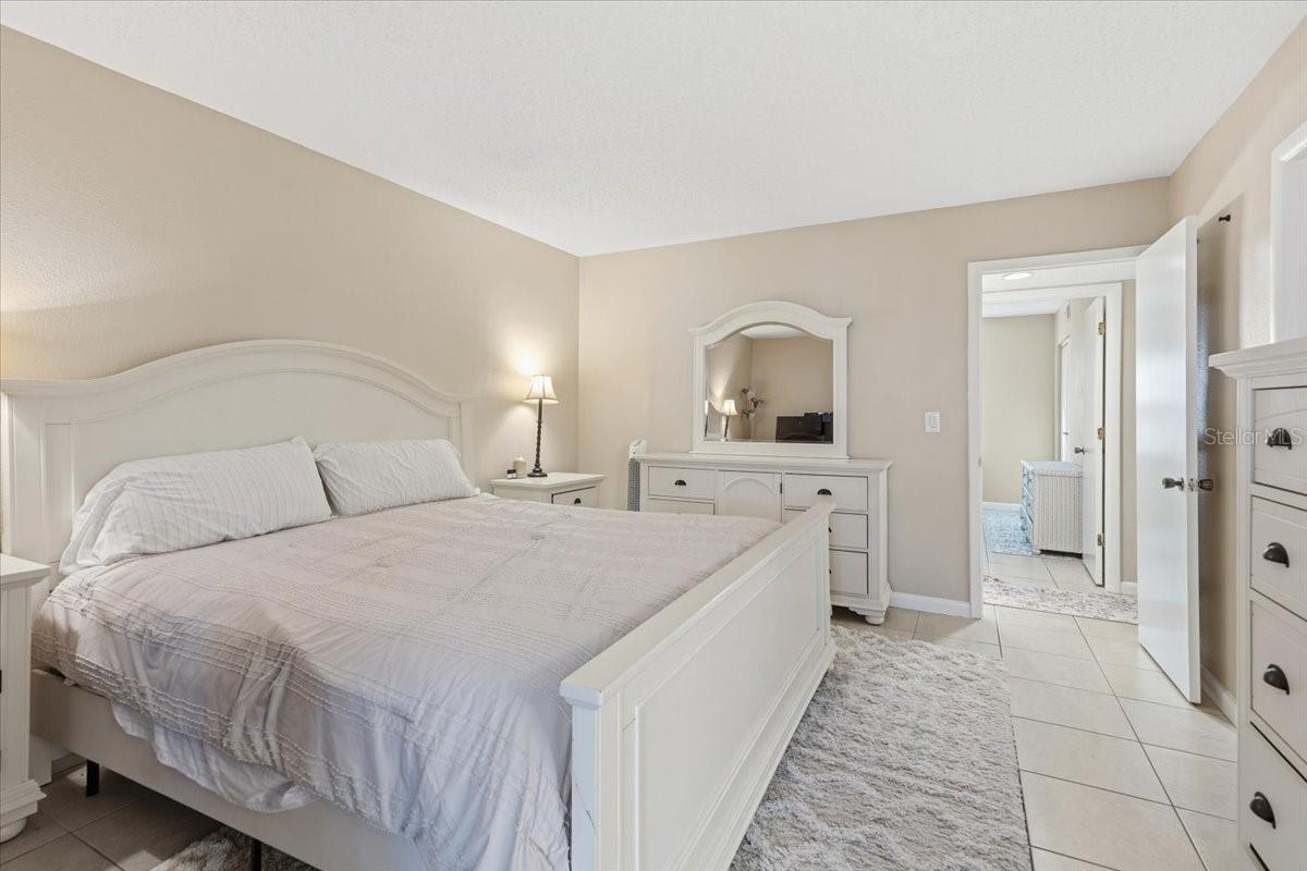 PALM MANOR PH 03 - Residential Lease