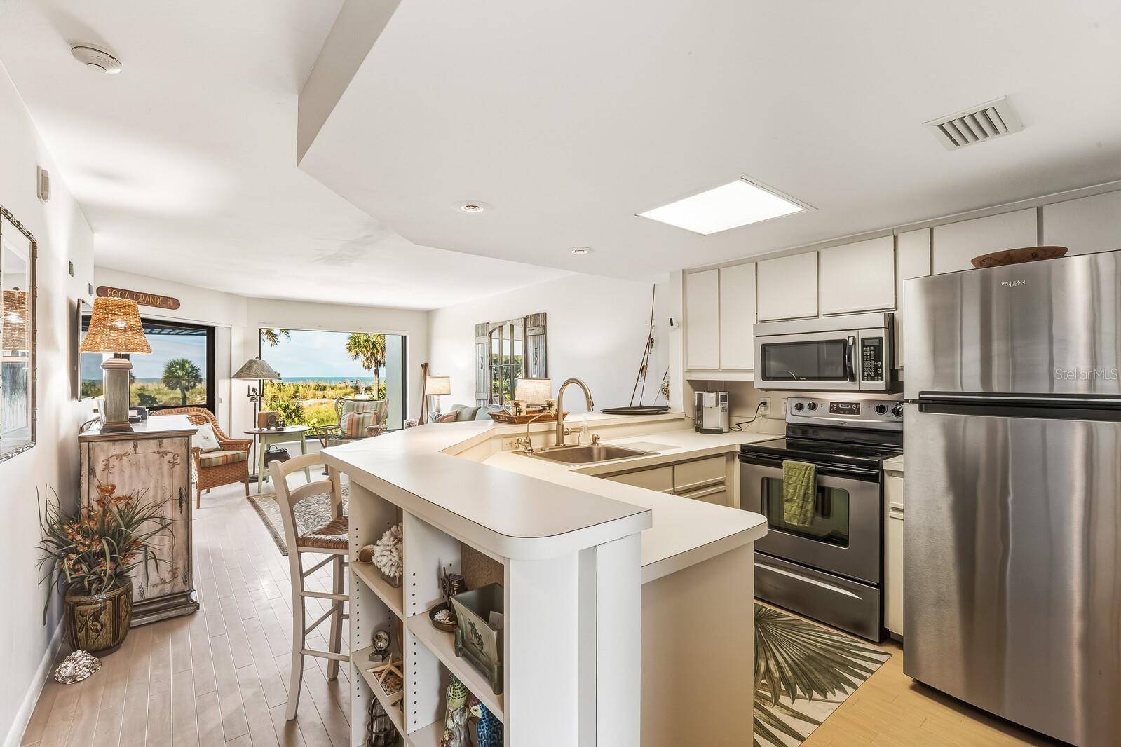 BEACH CHALET - Residential