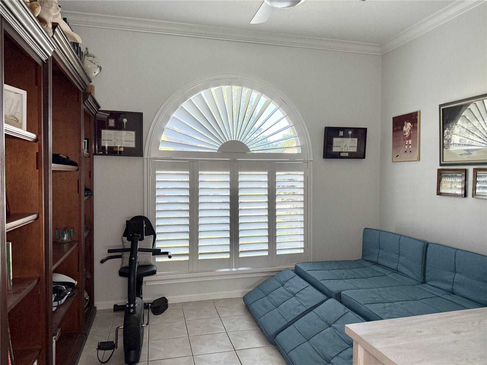 THERESA ARBOR - Residential