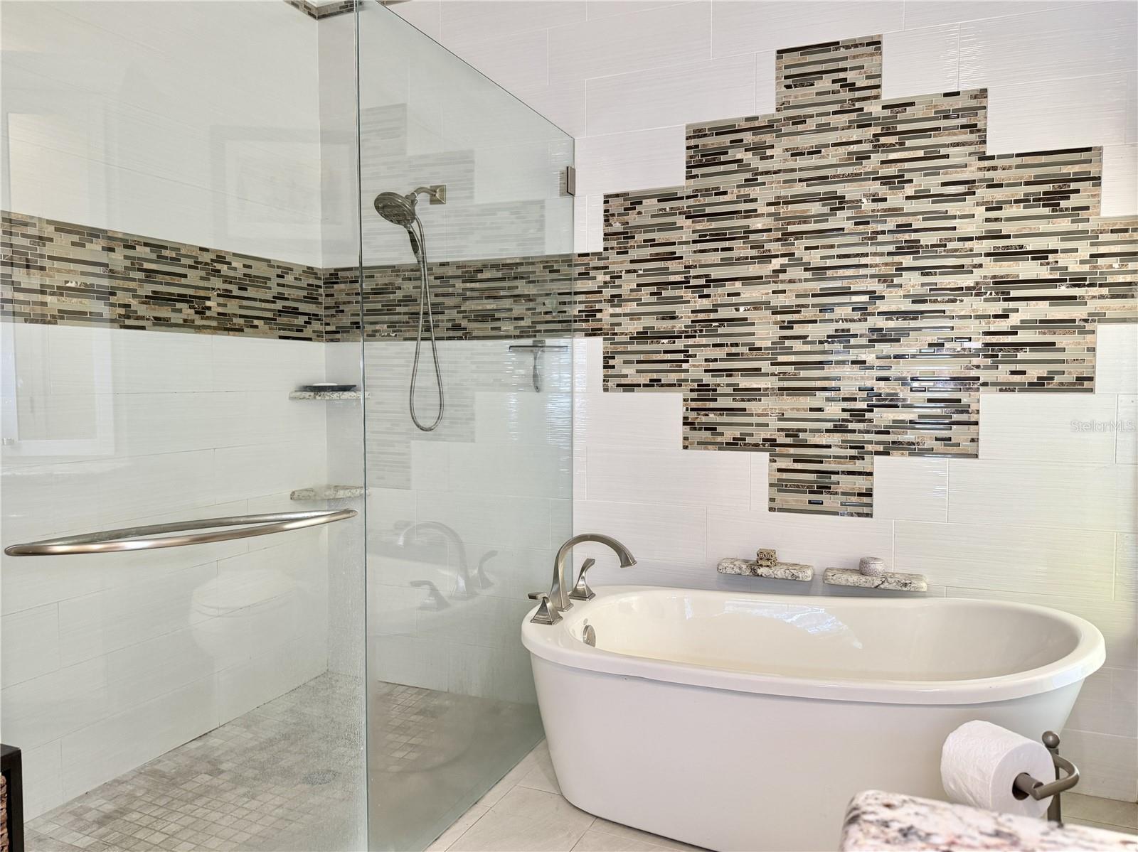 THERESA ARBOR - Residential