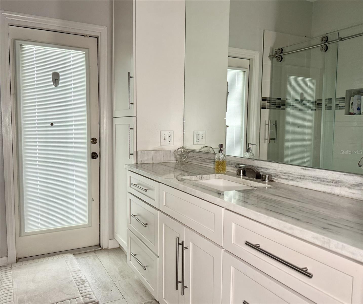 THERESA ARBOR - Residential