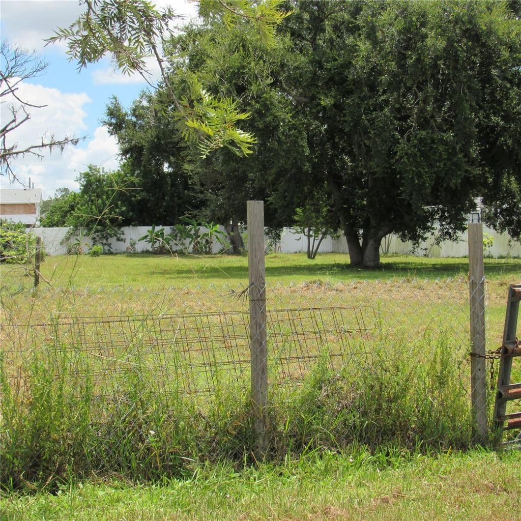 Photo of 6725 Quonset Road, Bradenton, FL 34203 (MLS # A4661467)