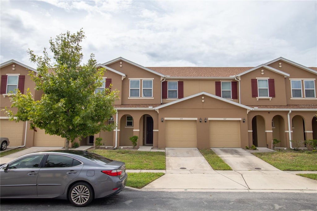 Photo of 5159 Adelaide Drive, Kissimmee, FL 34746 (MLS # S5158451)