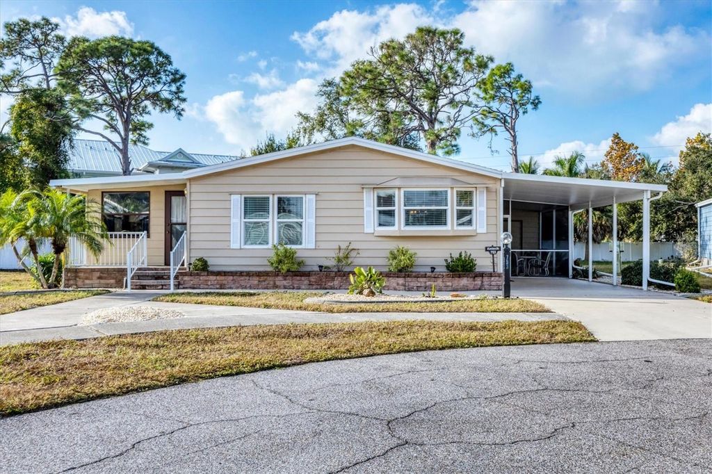 Photo of 753 Butterfield Circle, Englewood, FL 34223 (MLS # D6145470)