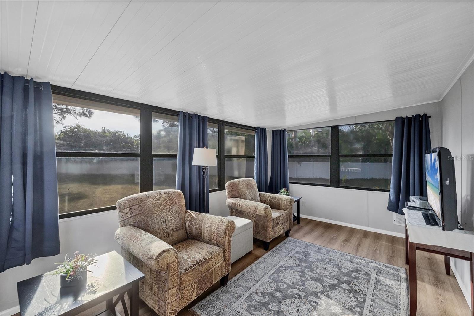 TANGERINE WOODS - Residential