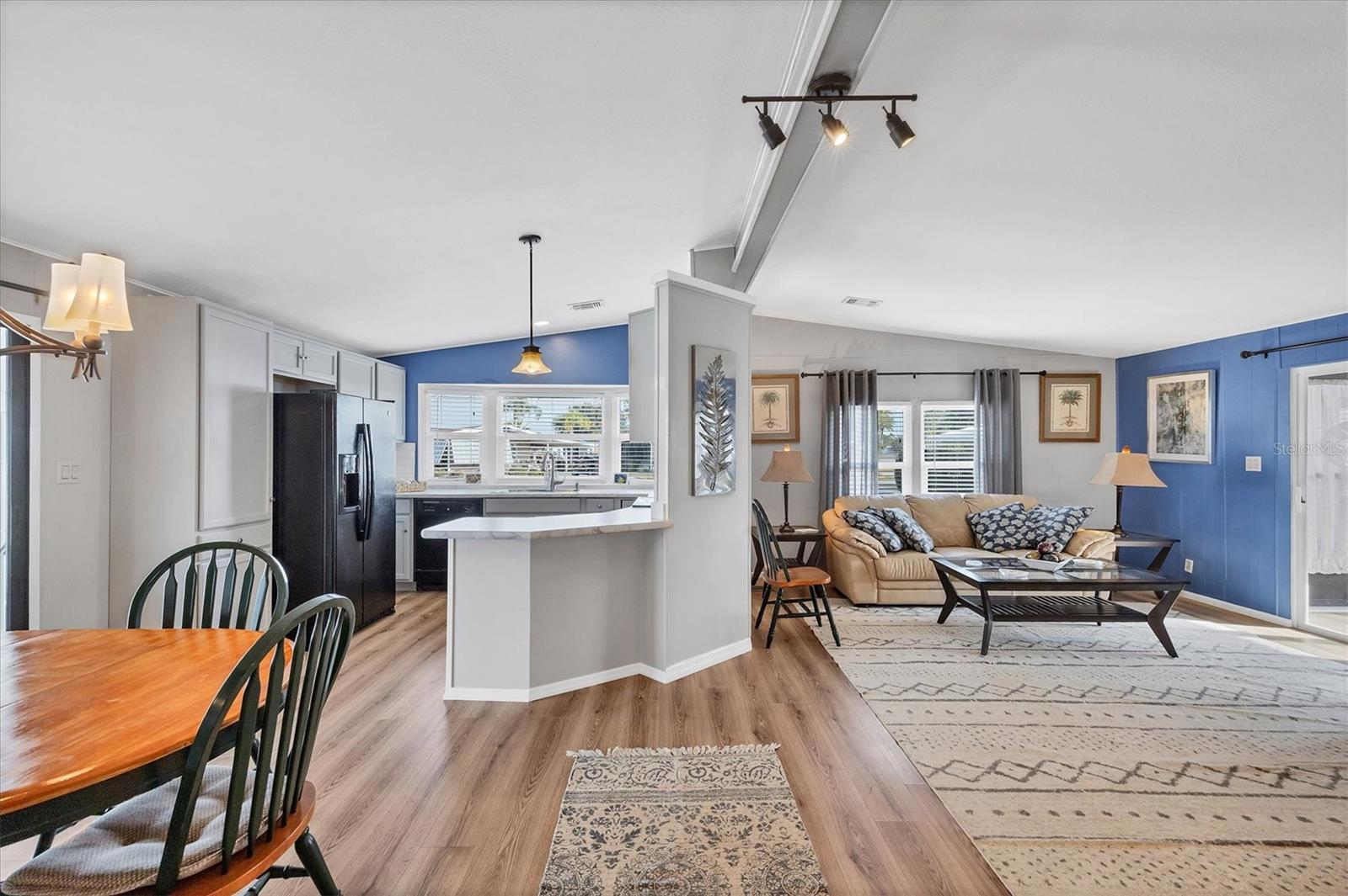 TANGERINE WOODS - Residential