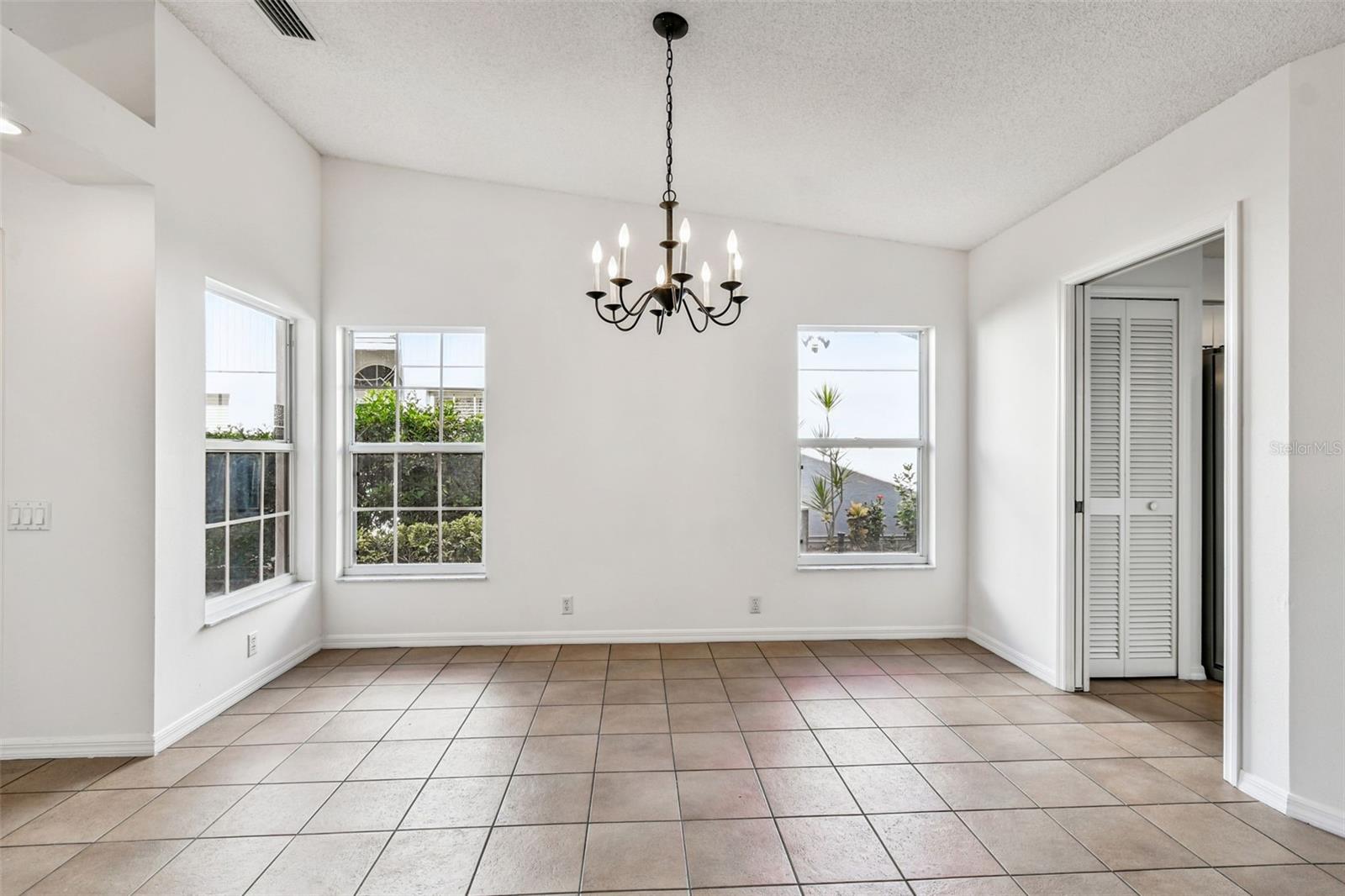 CRESTWOOD VILLAGE OF SARA 4 & 5 - Residential