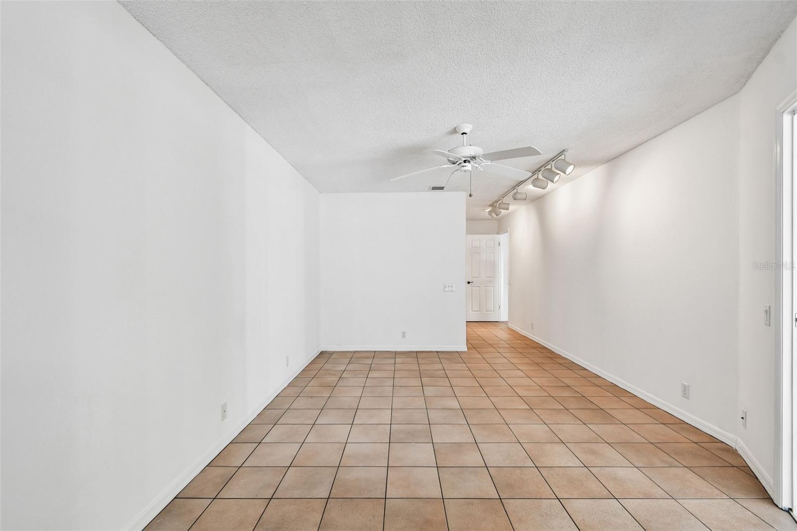 CRESTWOOD VILLAGE OF SARA 4 & 5 - Residential