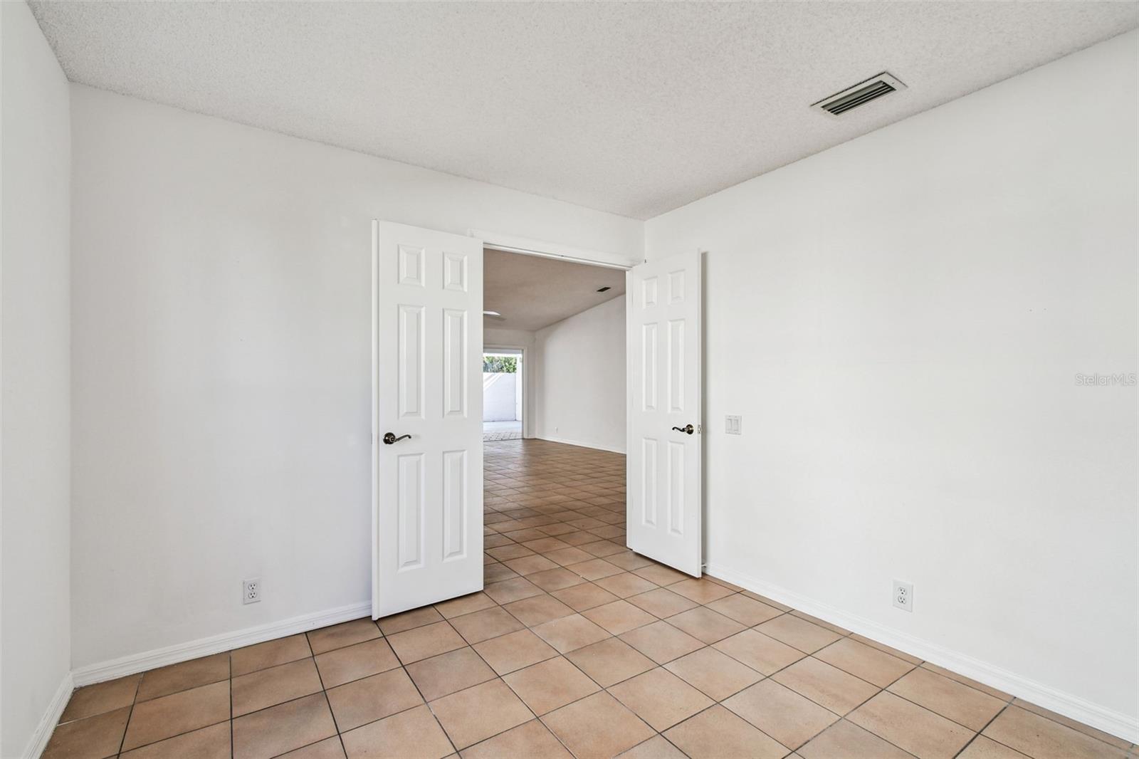 CRESTWOOD VILLAGE OF SARA 4 & 5 - Residential