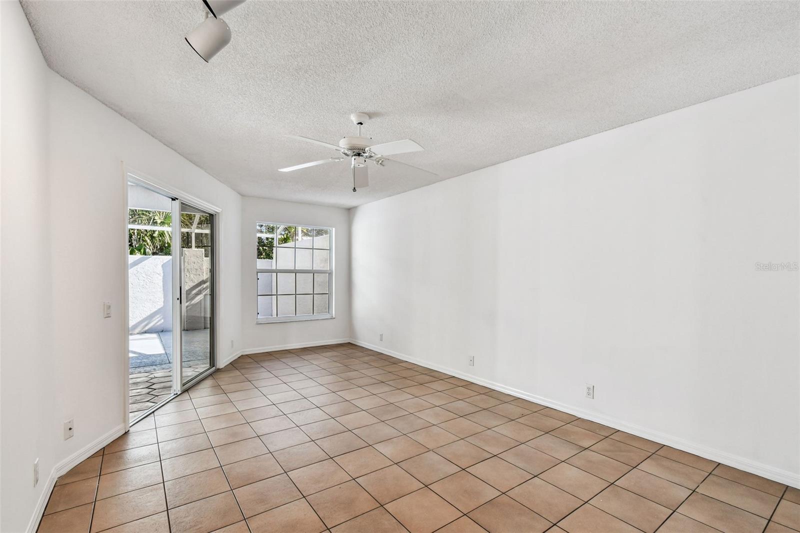 CRESTWOOD VILLAGE OF SARA 4 & 5 - Residential