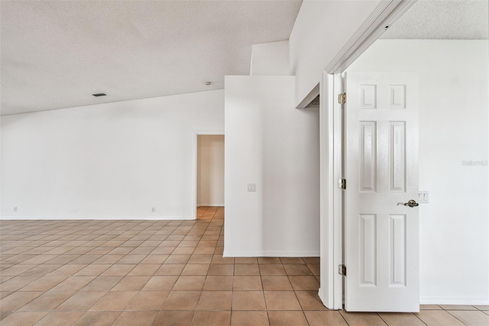 CRESTWOOD VILLAGE OF SARA 4 & 5 - Residential