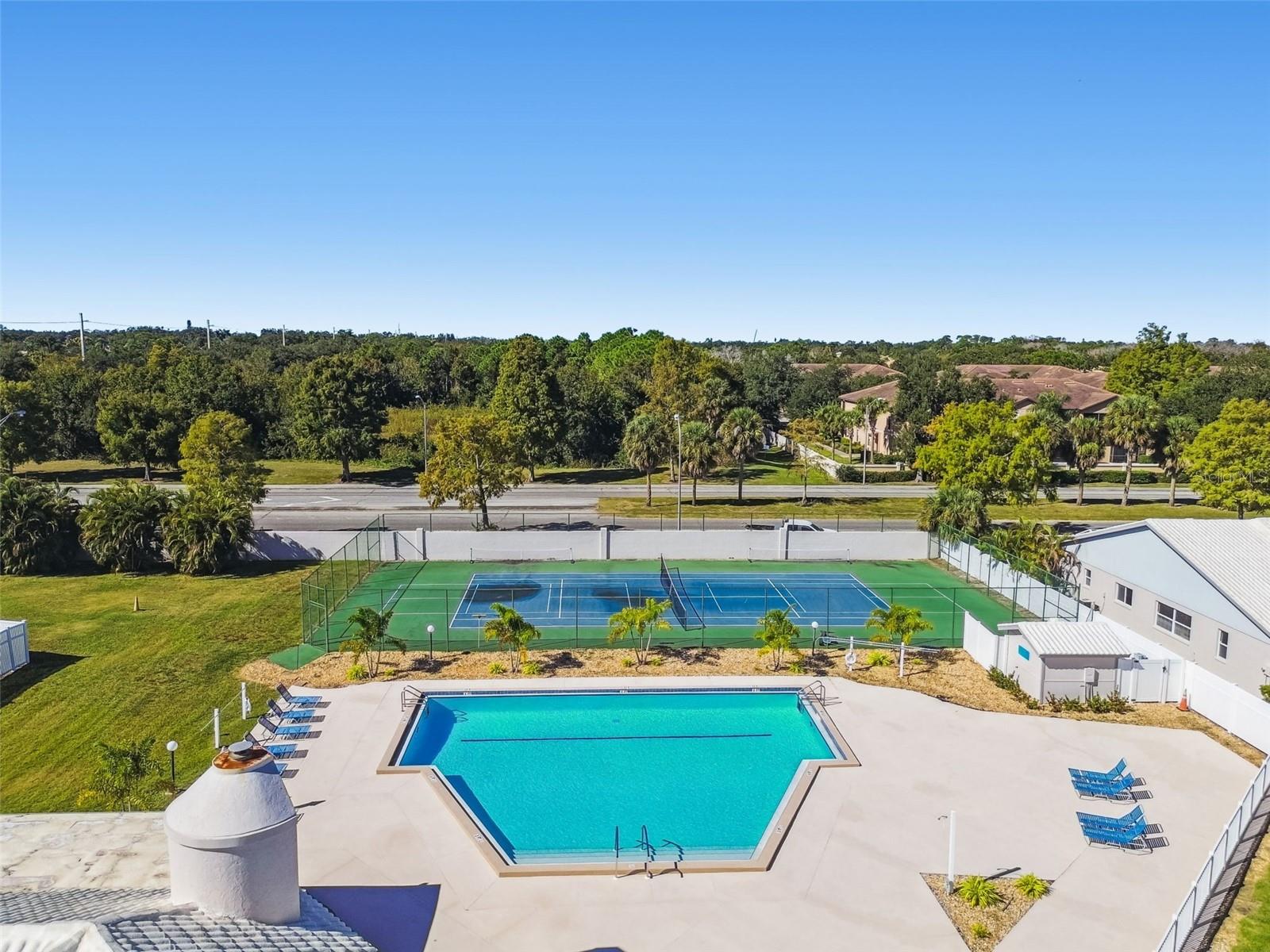 CRESTWOOD VILLAGE OF SARA 4 & 5 - Residential