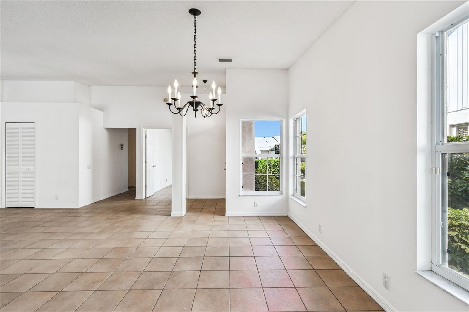 CRESTWOOD VILLAGE OF SARA 4 & 5 - Residential